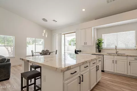 Kitchen - 3121 E Greenway St, Mesa, AZ 85213 photo 10 of 12