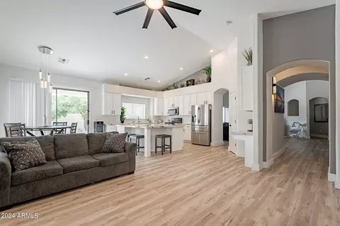 Kitchen - 3121 E Greenway St, Mesa, AZ 85213 photo 2 of 12