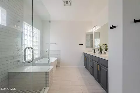 Bath - 3121 E Greenway St, Mesa, AZ 85213 photo 4 of 9