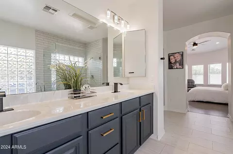 Bath - 3121 E Greenway St, Mesa, AZ 85213 photo 8 of 9