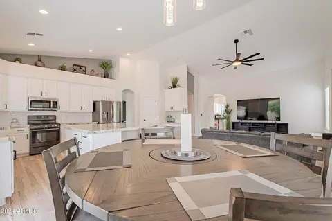 Kitchen - 3121 E Greenway St, Mesa, AZ 85213 photo 12 of 12