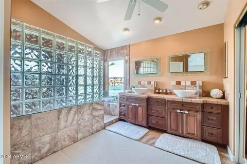 Bath - 3376 E Tanglewood Dr, Phoenix, AZ 85048 photo 2 of 5