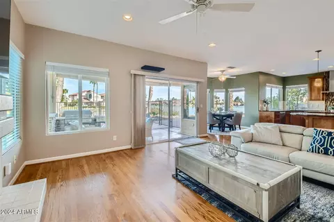 Living - 3376 E Tanglewood Dr, Phoenix, AZ 85048 photo 4 of 4