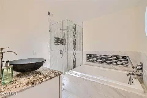Bath - 3376 E Tanglewood Dr, Phoenix, AZ 85048 photo 4 of 5