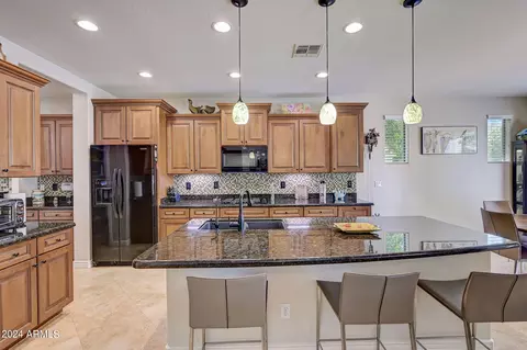 Kitchen - 3904 E Sierra Madre Ave, Gilbert, AZ 85296 photo 3 of 6