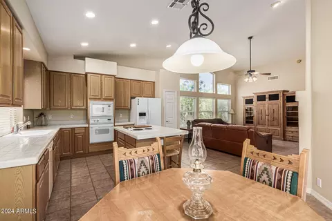 Kitchen - 3153 E Desert Willow Rd, Phoenix, AZ 85048 photo 2 of 5