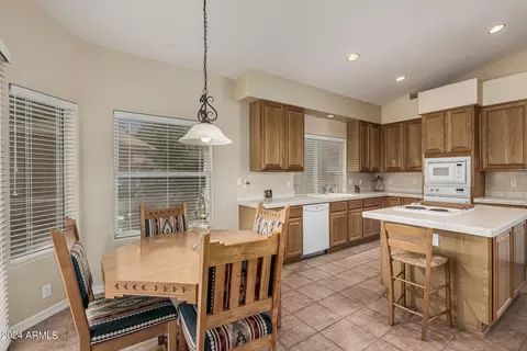 Kitchen - 3153 E Desert Willow Rd, Phoenix, AZ 85048 photo 1 of 5