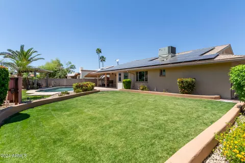 Exterior - 4011 W Voltaire Ave, Phoenix, AZ 85029 photo 13 of 18