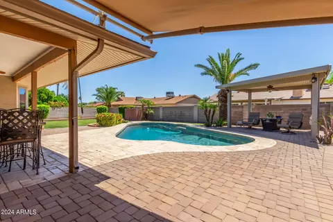 Exterior - 4011 W Voltaire Ave, Phoenix, AZ 85029 photo 9 of 18
