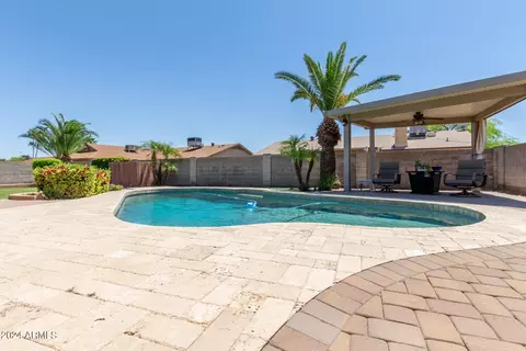 Exterior - 4011 W Voltaire Ave, Phoenix, AZ 85029 photo 17 of 18