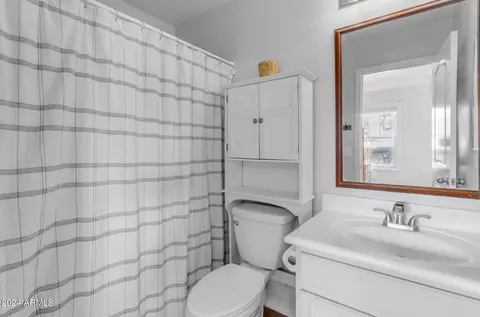 Bath - 4142 E Jasper Dr, Gilbert, AZ 85296 photo 1 of 3
