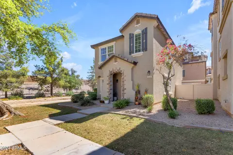 Exterior - 4142 E Jasper Dr, Gilbert, AZ 85296 photo 4 of 8