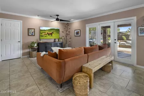 Living - 125 E Sharon Ave, Phoenix, AZ 85022 photo 1 of 4