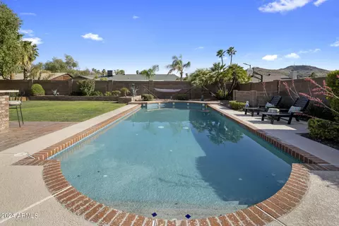 Exterior - 125 E Sharon Ave, Phoenix, AZ 85022 photo 6 of 11