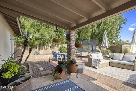 Exterior - 125 E Sharon Ave, Phoenix, AZ 85022 photo 9 of 11