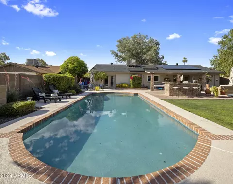Exterior - 125 E Sharon Ave, Phoenix, AZ 85022 photo 2 of 11
