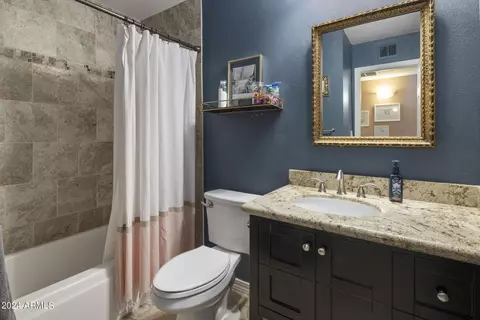 Bath - 125 E Sharon Ave, Phoenix, AZ 85022 photo 2 of 2