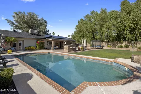 Exterior - 125 E Sharon Ave, Phoenix, AZ 85022 photo 3 of 11