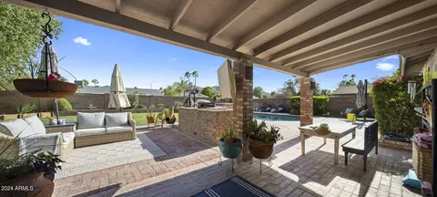 Exterior - 125 E Sharon Ave, Phoenix, AZ 85022 photo 10 of 11