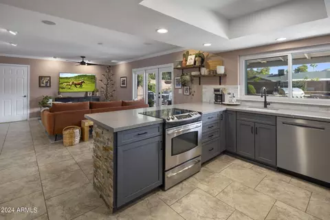 Kitchen - 125 E Sharon Ave, Phoenix, AZ 85022 photo 4 of 4