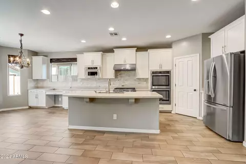 Kitchen - 4288 E Rawhide St, Gilbert, AZ 85296 photo 2 of 5