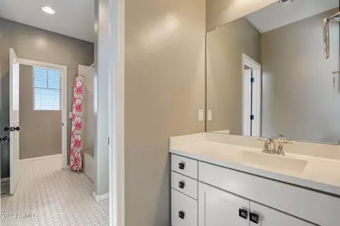 Bath - 4288 E Rawhide St, Gilbert, AZ 85296 photo 5 of 9