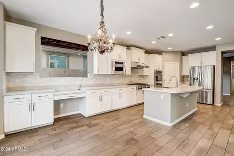 Kitchen - 4288 E Rawhide St, Gilbert, AZ 85296 photo 4 of 5