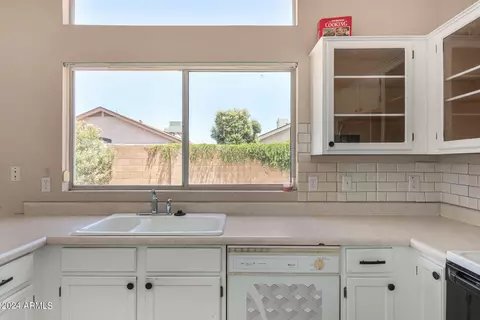 106 W Mohawk Dr, Phoenix, AZ 85027 photo 7