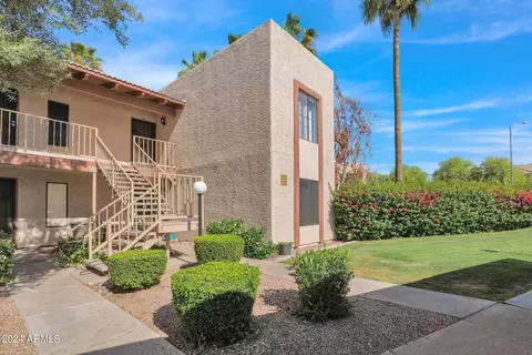 205 N 74th St #132, Mesa, AZ 85207