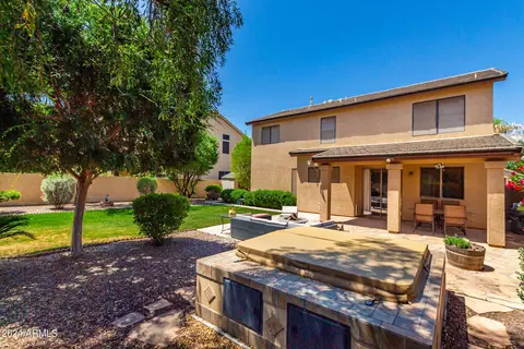 Exterior - 445 S Peppertree Dr, Gilbert, AZ 85296 photo 9 of 12