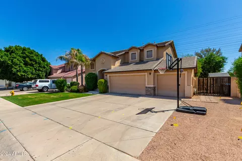 Exterior - 445 S Peppertree Dr, Gilbert, AZ 85296 photo 11 of 12