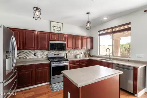 Kitchen - 445 S Peppertree Dr, Gilbert, AZ 85296 photo 1 of 5