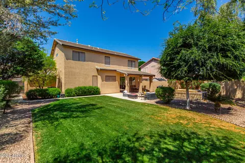 Exterior - 445 S Peppertree Dr, Gilbert, AZ 85296 photo 7 of 12