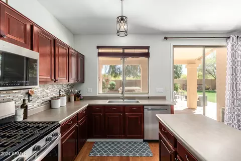 Kitchen - 445 S Peppertree Dr, Gilbert, AZ 85296 photo 4 of 5