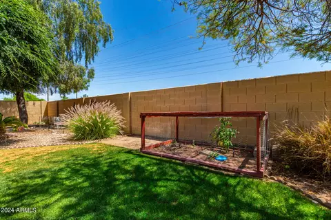 Exterior - 445 S Peppertree Dr, Gilbert, AZ 85296 photo 6 of 12