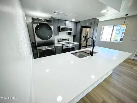 2228 E Campbell Ave #213, Phoenix, AZ 85016
