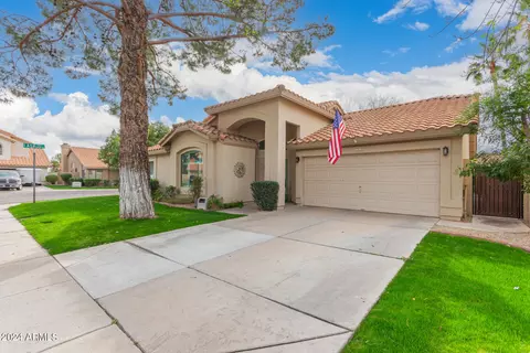 165 W Amanda Ln, Tempe, AZ 85284