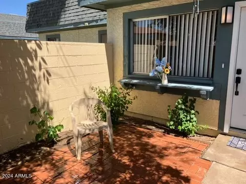 Exterior - 8024 N 32nd Ln, Phoenix, AZ 85051 photo 6 of 8