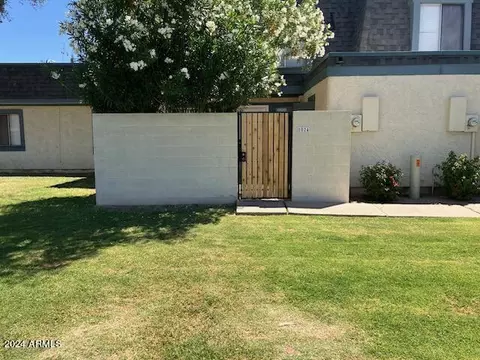 Exterior - 8024 N 32nd Ln, Phoenix, AZ 85051 photo 1 of 8