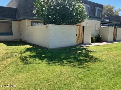 Exterior - 8024 N 32nd Ln, Phoenix, AZ 85051 photo 3 of 8