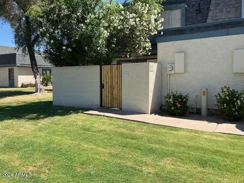 Exterior - 8024 N 32nd Ln, Phoenix, AZ 85051 photo 2 of 8