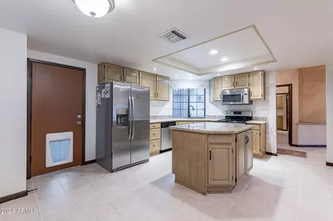 1820 E Ludlow Dr, Phoenix, AZ 85022 photo 7