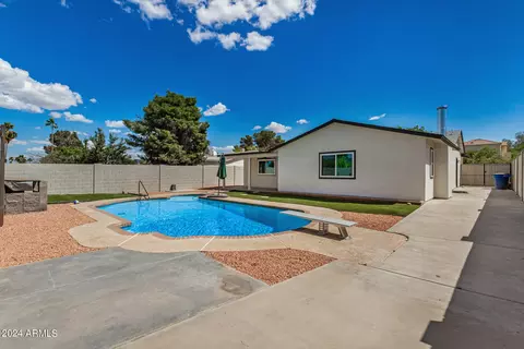 Exterior - 1008 W Watson Dr, Tempe, AZ 85283 photo 7 of 7