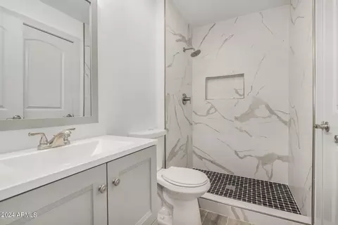 Bath - 1008 W Watson Dr, Tempe, AZ 85283 photo 3 of 3