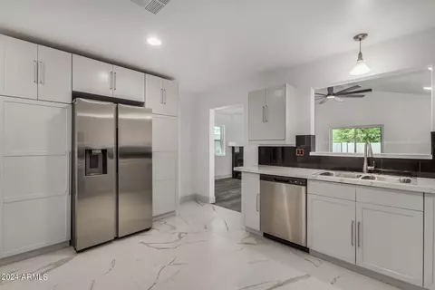 Kitchen - 1008 W Watson Dr, Tempe, AZ 85283 photo 2 of 4