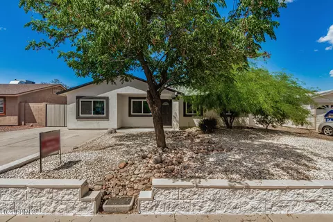 Exterior - 1008 W Watson Dr, Tempe, AZ 85283 photo 2 of 7