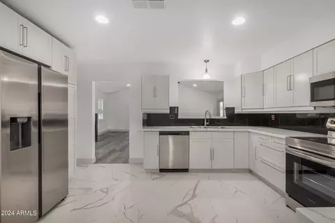 Kitchen - 1008 W Watson Dr, Tempe, AZ 85283 photo 1 of 4