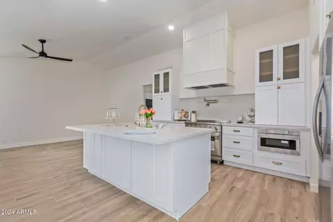 Kitchen - 4331 E Morrow Dr, Phoenix, AZ 85050 photo 2 of 5