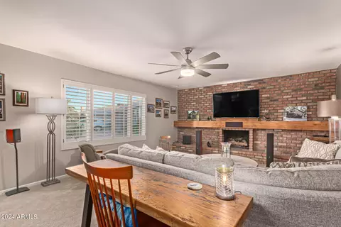 4106 E Winnetka Dr, Phoenix, AZ 85044 photo 4