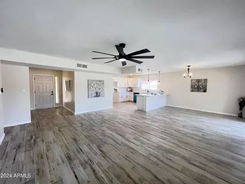 1811 W Dixon Cir, Mesa, AZ 85201